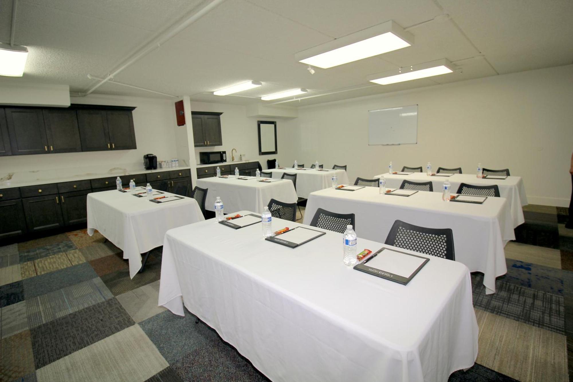 L3 Oasis Hotel